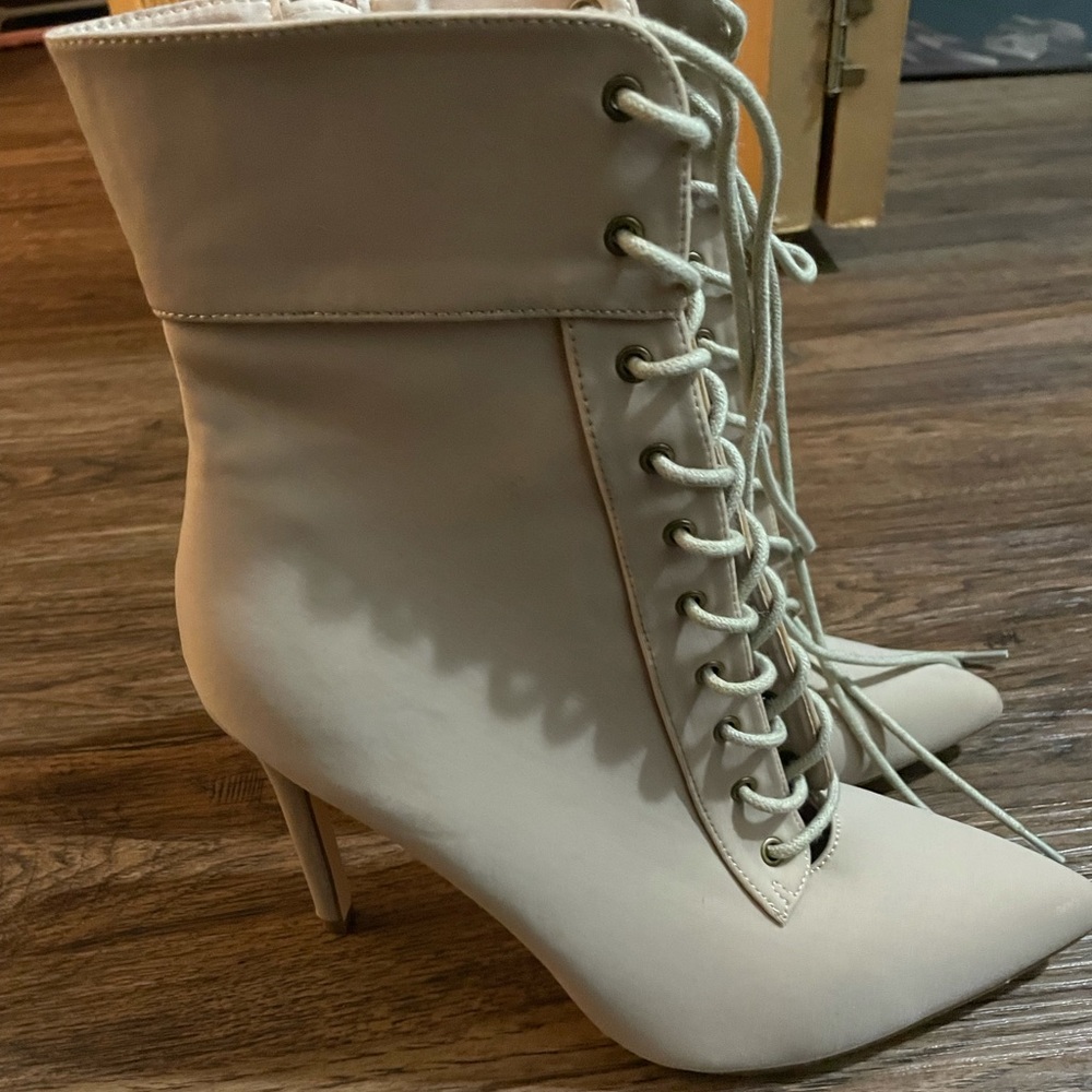 🛑SOLD🛑Women heel booties